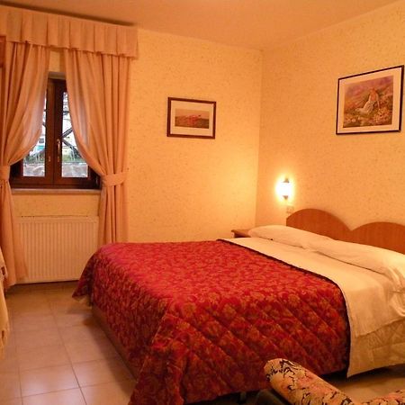 Albergo Ristorante Il Pescatore Villetta Barrea Chambre photo